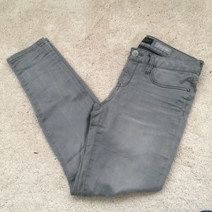 grey ripped jeggings